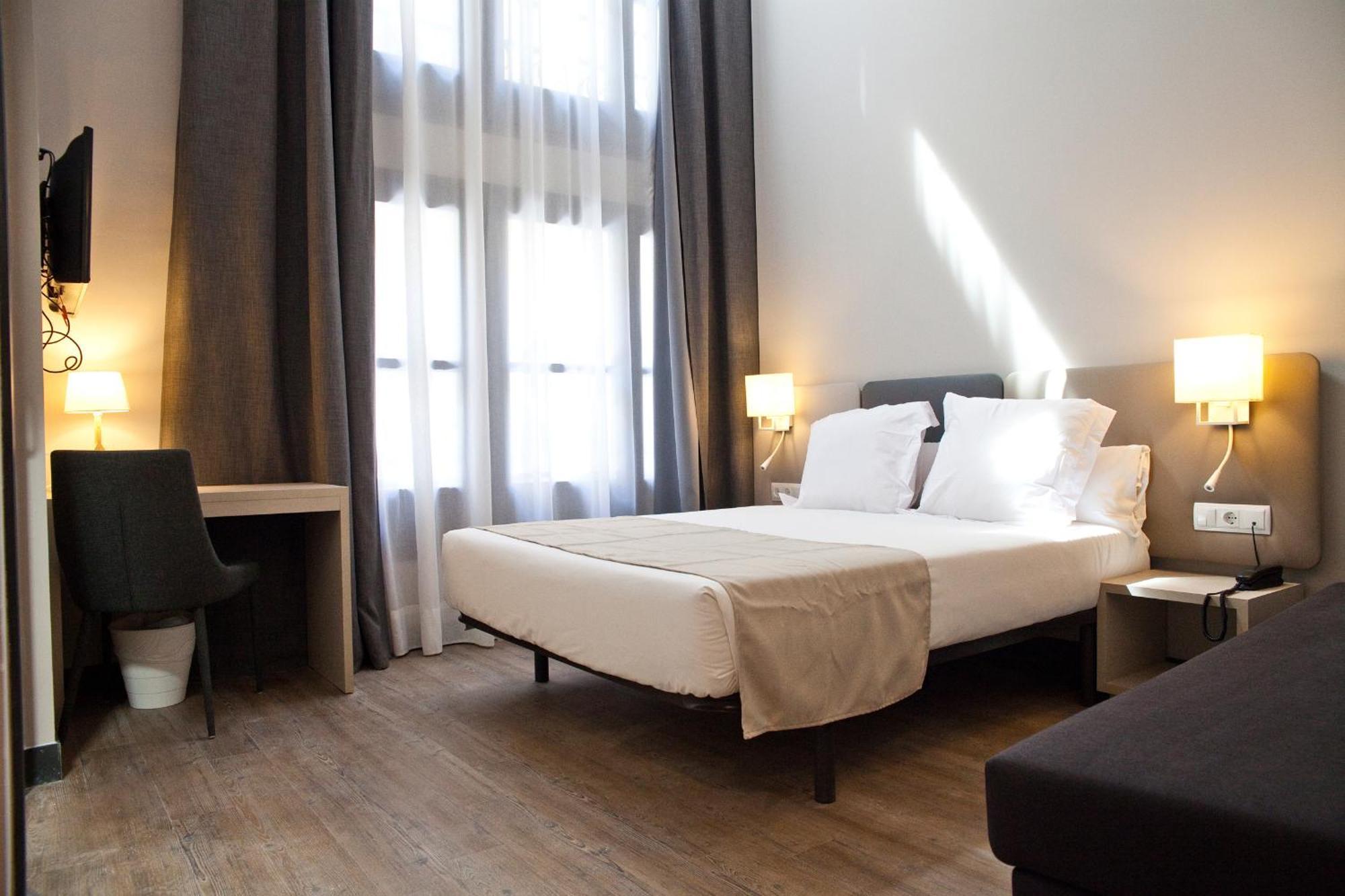May Ramblas Hotel — Fotos 1